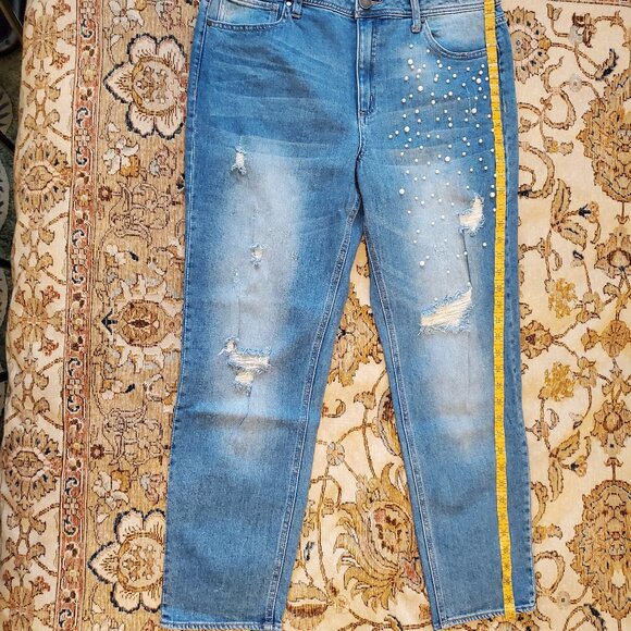 Design Lab Distressed Pearl Embellished Jean - Picture 9 of 10